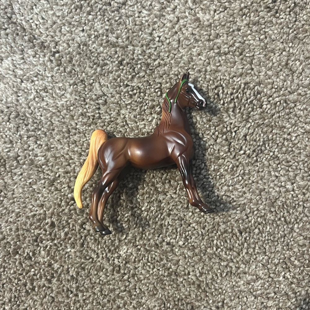 Breyer Reeves 1999 Stablemate Chestnut Saddlebred Horse Toy Figure